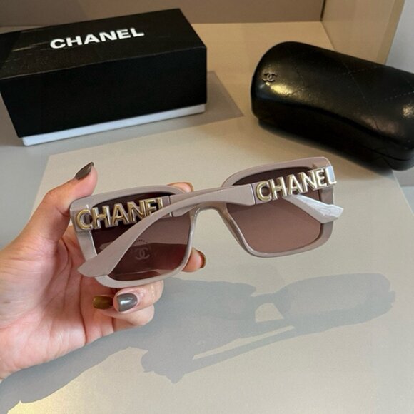 CHANEL Women\'s Sunglasses main image 4